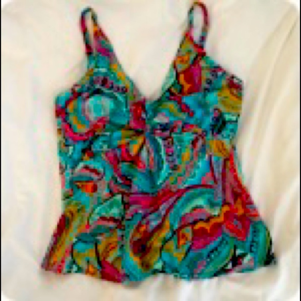 ☀️ Tankini with underwire, never worn.